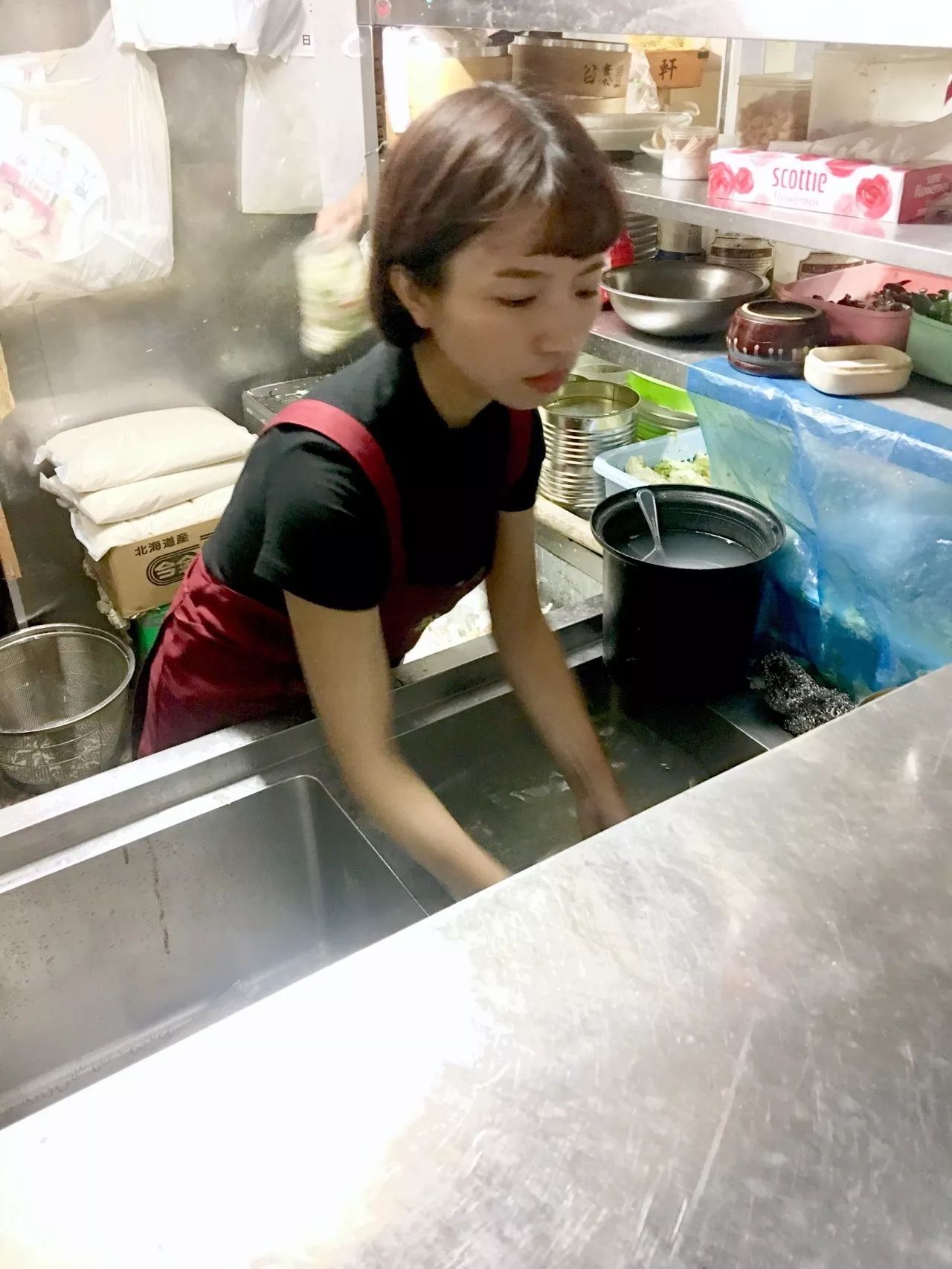 成都洗碗工楊思惠最新,成都洗碗工楊思惠的最新故事，堅(jiān)韌與奮斗