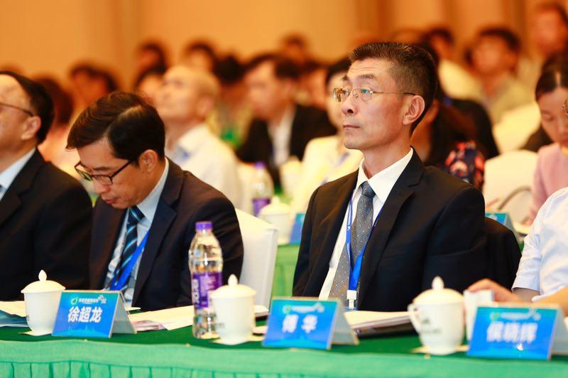 2025新澳門正版免費(fèi)正題,澳門正版免費(fèi)正題，探索未來的機(jī)遇與挑戰(zhàn)