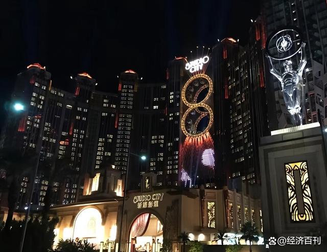 今晚澳門開獎(jiǎng)現(xiàn)場直播,今晚澳門開獎(jiǎng)現(xiàn)場直播，緊張刺激的瞬間與期待的目光交匯